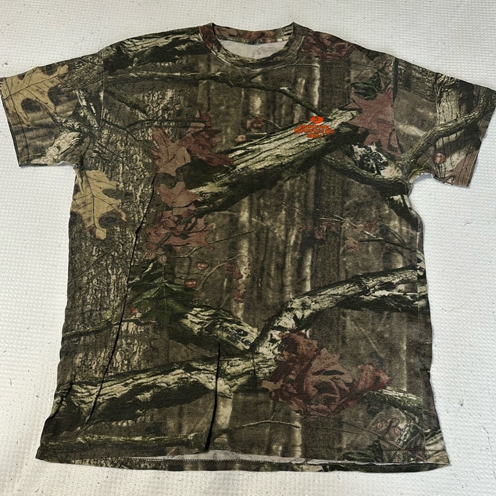 Mossy Oak camouflaged T-shirt